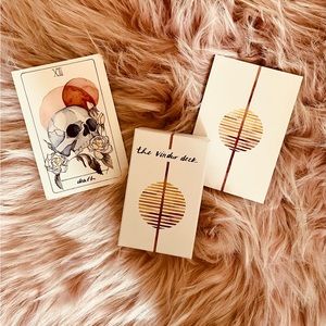 The Vindur Tarot Deck - LIKE NEW! with book!
